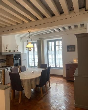 La Tour De Jade Apartment Avallon Bagian luar foto